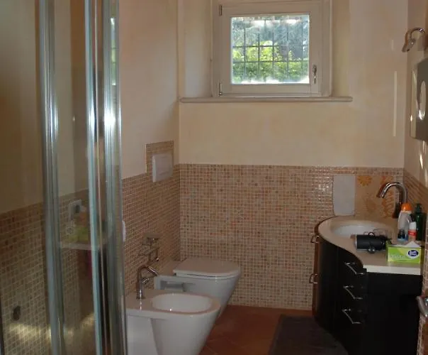 Esther Bed & Breakfast 4*