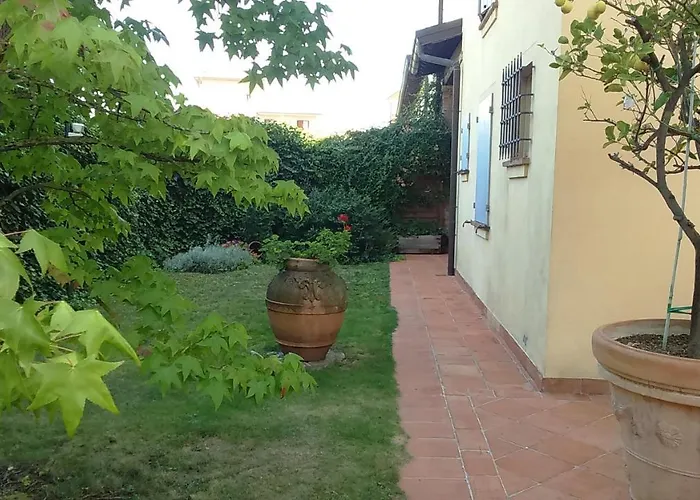 Esther Bed and Breakfast 4*